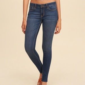Hollister Low Rise Mid Wash Skinny Jean Sz 9R